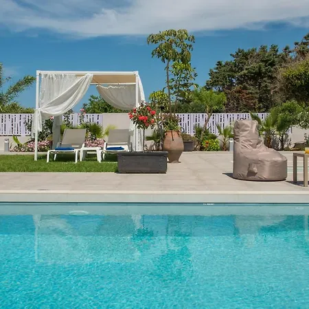 Apart Otel Marianthi Apts By Estia 3*